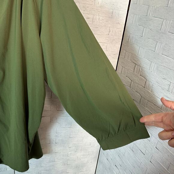 Catherine’s women blouse round collar button up V-neck feminine fall plus size ￼ - Picture 3 of 10